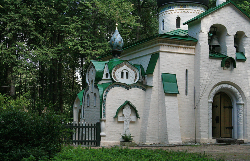 Часовня у церкви Спаса Нерукотворного Образа)